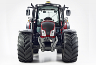 valtra n hitech 5 foto0 Farmtrac z nową maską