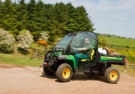 john deere gator 190 John Deere przedstawia nowy pojazd użytkowy typu cross over: Gator™ XUV 875M