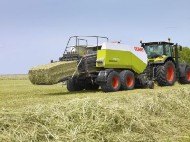 claas quadrant 2200 190 Dwuskibowy pług obracalny dla małych gospodarstw firmy Agro Masz