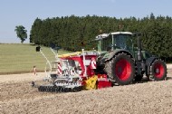 poettinger aerosem 190 Wtopa za wtopą ale kukurydza sypie się dalej! W polu maszyny Case IH i John Deere   FOTO