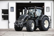 valtra new s 190 Pielnik międzyrzędowy SRC marki New Holland   prezentacja   VIDEO