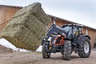 valtra n123 190 Valtra   przegubowy system kierowania w modelach Direct z serii N