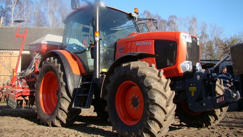 kubota m135gx foto KUBOTA M8540   kompaktowy japończyk (VIDEO)