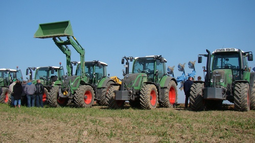 00000 fendt t2014 foto Polska premiera siewników pneumatycznych Rabe