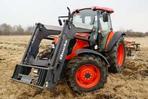 kubota m8540 300x200 Konkurs „Kup ciągnik, nakręć film i wygraj wyjazd do Japonii” rozstrzygnięty.