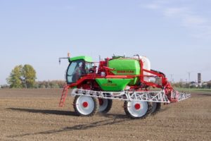 krukowiak herkules 300x200 Moc z tyłu ciągnika: nowe kosiarki dyskowe Fendt Slicer TKC i TRC