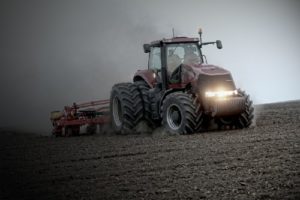 case ih magnum rekord 300x200 Nowa opona Firestone Maxi Traction 65