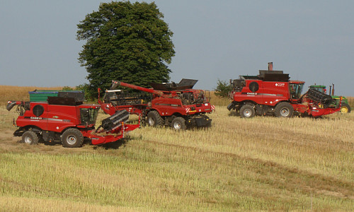 0000 case ih 8230 cz2 Nowa generacja ładowaczy czołowych ZETOR SYSTEM