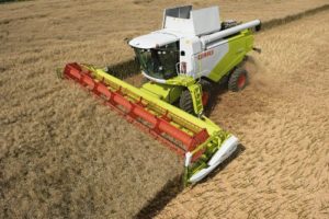 claas tucano 570 300x200 Claas wyprodukował kombajn o numerze 450 000