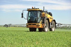 rogator 600c 300x200 Ładowacz czołowy jako uniwersalne narzędzie pracy nowoczesnego rolnika