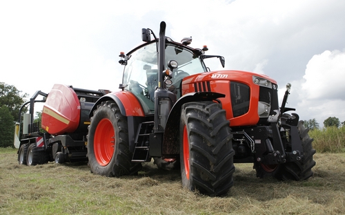 000 kubota m7 nowy Claas Lexion 760 w kukurydzy (VIDEO)