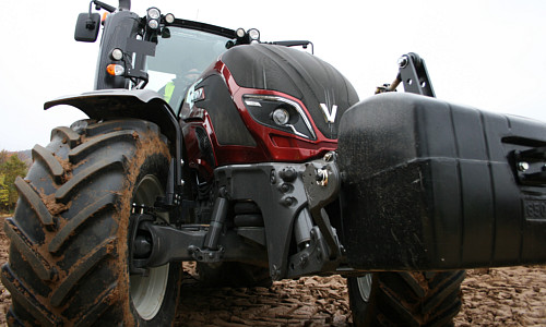 000 nowa valtra t 2015 w polu New Holland Harvest Masters   szkolenia żniwne 2016