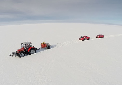 massey ferguson antarctica CLAAS rozszerza serię kosiarek dyskowych o model DISCO 4400 CONTOUR