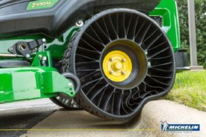 michelin tweel 300x200 Agraves szansą dla stażystów. Udana współpraca z Uniwersytetem Przyrodniczym w Poznaniu
