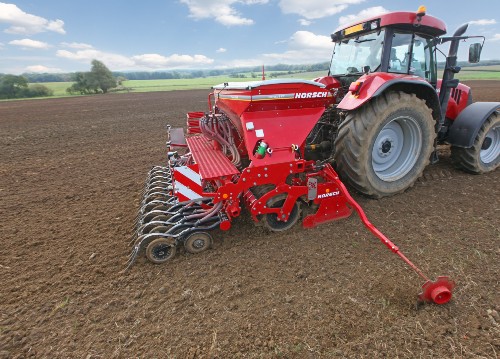 horsch kredo Seria pras zmiennokomorwch KUHN VB 7100 z dwiema nagrodami