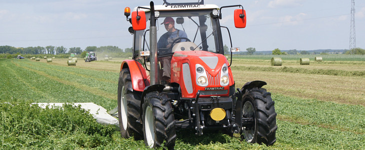 Farmtrac pokaz 2015 SaMASZ   maszyny zielonkowe na sezon 2012