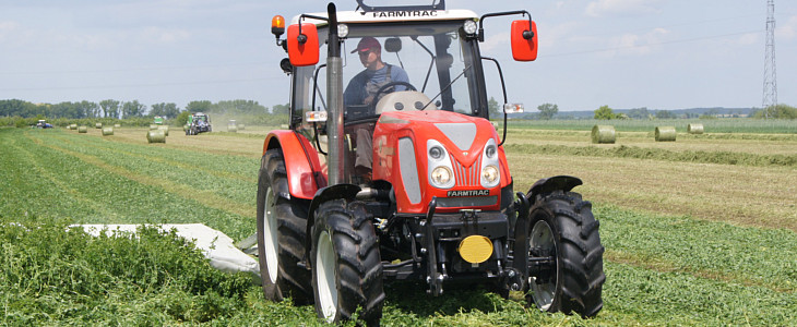 Farmtrac pokaz 2015 Zetory z maszynami SaMASZ i Sipma na pokazie zielonkowym