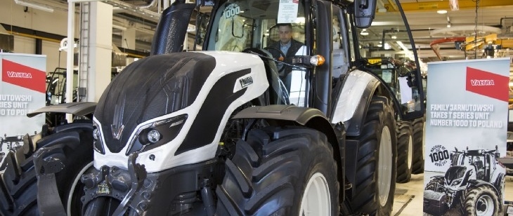 Valtra 1000 New Holland na CTR 2017 w Nadarzynie