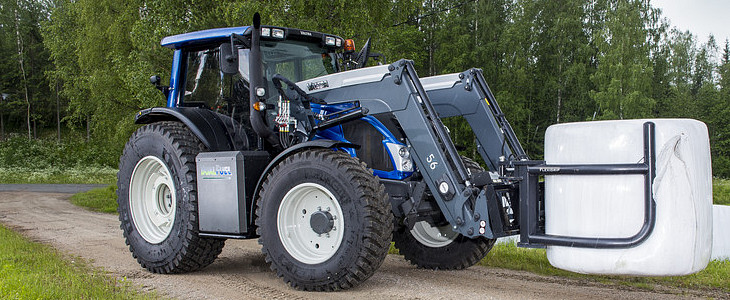 Valtra na biogaz 2015 ROPA Tiger 6XL z 9 rzędowym wyorywaczem, New Holland T7.220 + JOSKIN – VIDEO