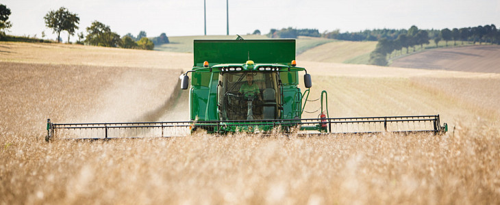 John Deere kombajny T 2016 Leasing maszyn rolniczych powrócił na ścieżkę wzrostów