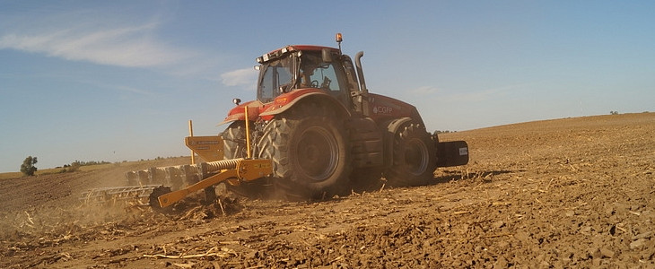 Case IH Magnum Agrisem CGFP Ciągniki John Deere w uprawie i nawożeniu po kukurydzy