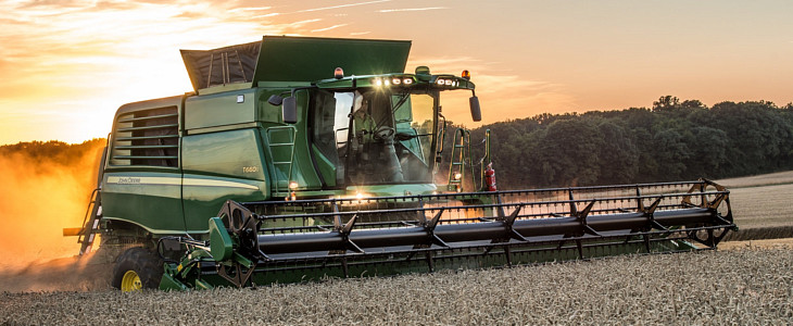 John Deere kombajny W T 2016 foto Kompaktowy kombajn zbożowy Rostselmash NOVA