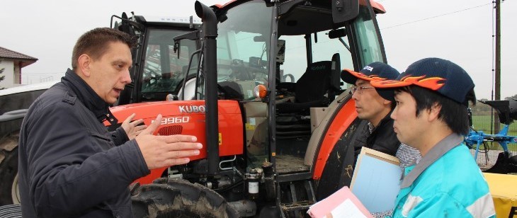 Kubota japonia Pokazy ciągników Kubota w czerwcu