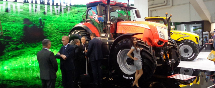 McCormick X8 nowosc Agritechnica 2015 McCormick X6 Xtrashift   wydajność i styl w kategorii ciągników użytkowych