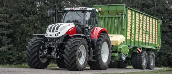 Steyr Terrus Nowy Steyr TERRUS CVT zdobywa niemiecką nagrodę w zakresie wzornictwa