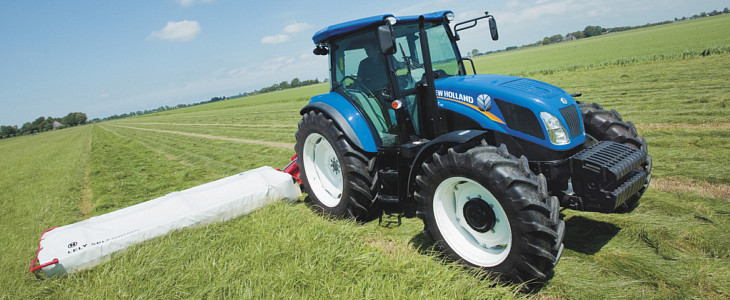 New Holland TD5 najpopularniejszy ciagnik 2015 Sprzedaż nowych traktorów w kwietniu na takim samym poziomie jak przed rokiem