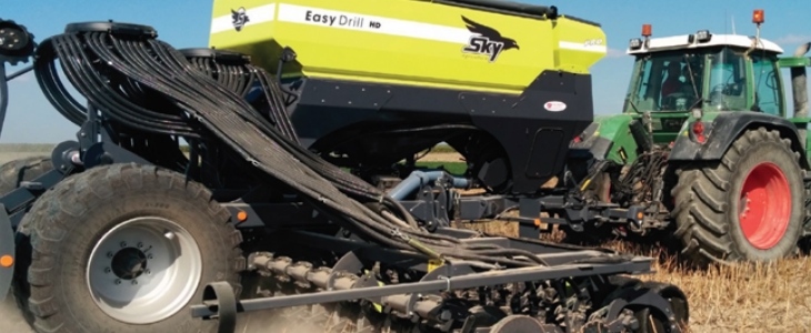 Sky EASYDRILL HD 6000 foto3 Nowe kompaktowe ciągniki wielozadaniowe John Deere serii 2R