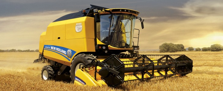 New Holland dni otwarte Plock 2016 New Holland CR 9.90 Revelation w kukurydzy   FOTO