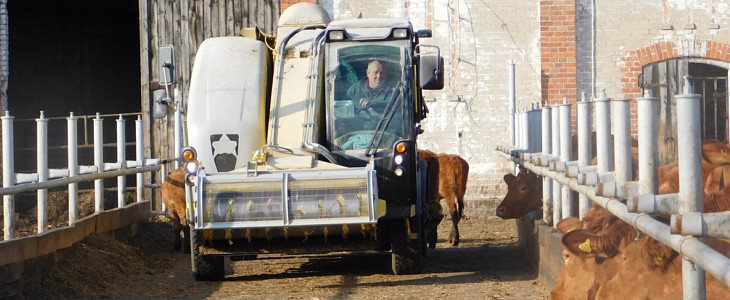 Sgariboldi MAV5211 samojezdny woz paszowy Wóz paszowy QUALIMIX   nowość firmy  LUCAS G na Agro Show 2014