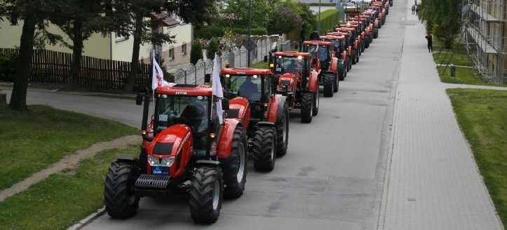 Zetor tractor 8 skibowy pług obracalny Giant – nowość od AGRO MASZ