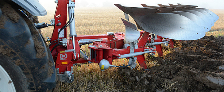 Kongskilde Overum plugi powloka EasyClean Ciągniki McCormick z maszynami Kongskilde i Overum   pokazy polowe Agroma Sępólno