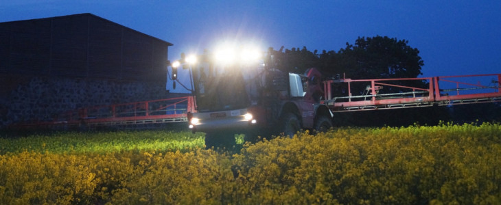 CGFP Agrifac rzepak noc film Ochrona kwitnącego rzepaku – w polu Agrifac Condor (VIDEO)