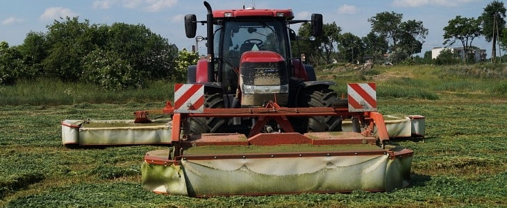 CGFP kosiarki Kuhn 2016 foto Case IH Maxxum 115 – stylowa maszyna średniej mocy – FOTO