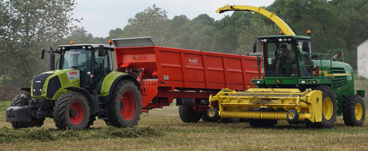 CGFP sieczkarnia John Deere Claas Case Steyr lucerna 2016 foto Akcja „Kukurydza na kiszonkę” w CGFP Wojnowo   FOTO