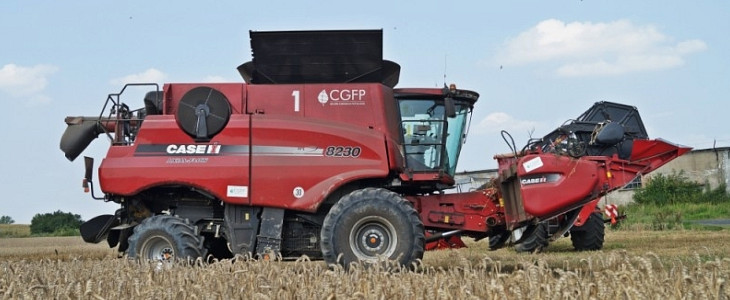 CGFP Case zniwa 2016 pszenica foto Kombajny CASE IH 8230 Axial Flow w pszenicy