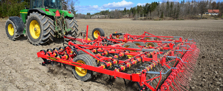 Vaderstad NZ Aggressive nowe nakladki Väderstad Carrier X z funkcją dozowania gnojowicy