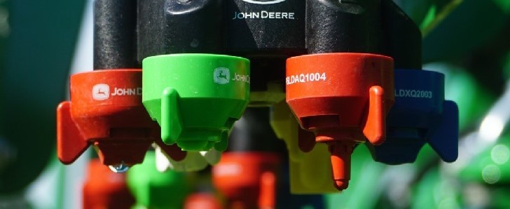 John Deere Excat Apply Wóz asenizacyjny JOSKIN Volumetra z tytułem ?Maszyna roku 2017?