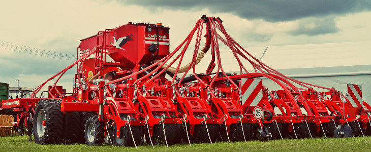 Czajkowski Uprawa pasowa pokaz 2017 foto Case IH Quadtrac CVX   pierwsze ciągniki przegubowe z przekładnią bezstopniową