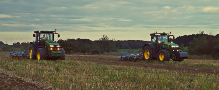 CGFP John Deere 7310R uprawa 2017 foto Zgłoś się na staż w Väderstad