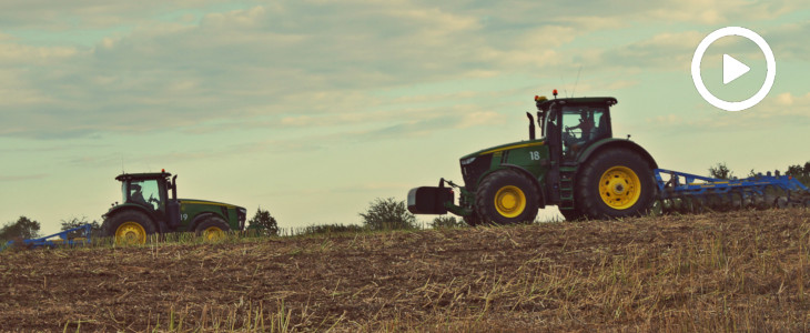 John Deere 7310R uprawa zniwa 2017 film Powszechne ubezpieczenia dla rolników teraz dostępne na Poczcie