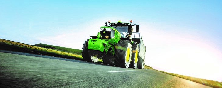 John Deere 6250R transport Nowości John Deere podczas Mazurskiego Agro Show 2017