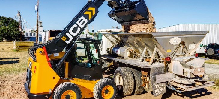 JCB Teleskid Wydajność i produktywność w wydaniu DEUTZ FAHR: nowe modele TTV serii 7.