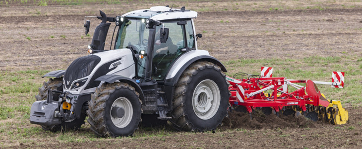 Valtra T254 Versu SmartTouch Tractor of  the Year 2018 Tractor of the Year 2018 – nominowane ciągniki