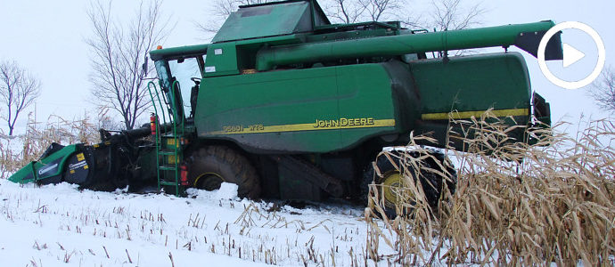 Styczniowe dokaszanie kukurydzy i wtopa John Deere WTS 9560i - VIDEO