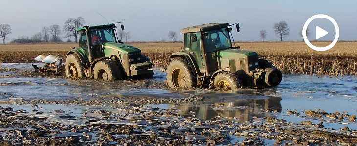 Ciężka orka na dwa jelenie + rozrzucane obornika - VIDEO