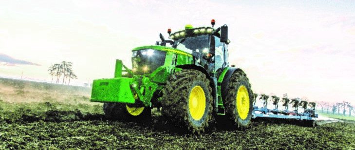 John Deere 6230R Bardziej kompaktowe ciągniki John Deere z serii 6M i 6R